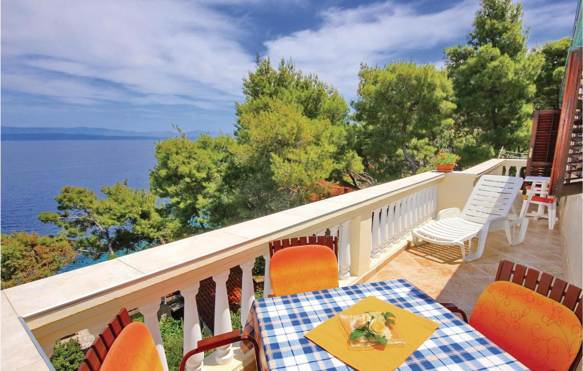 Gorgeous Apartment In Prigradica With Kitchen エクステリア 写真