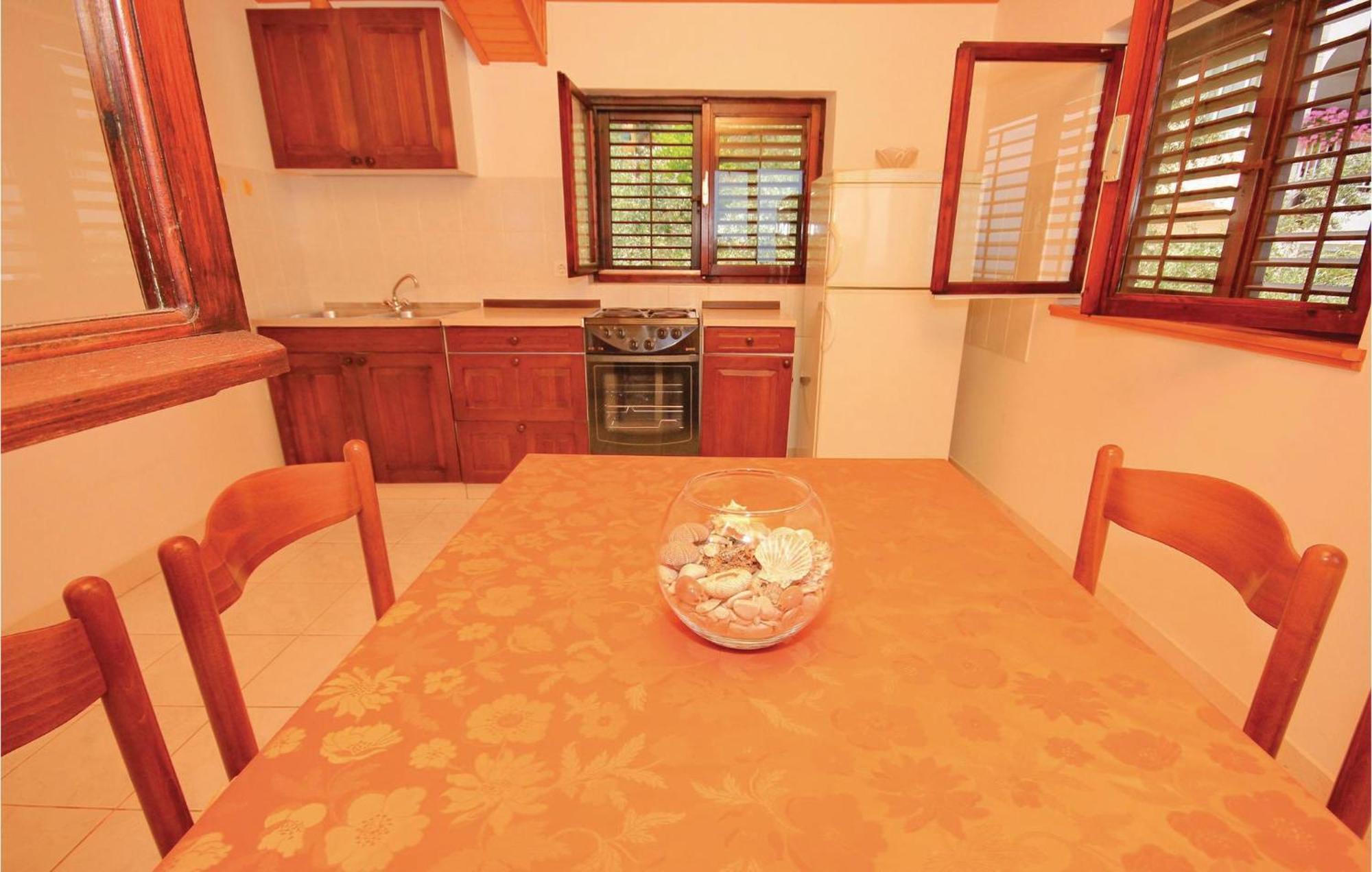Gorgeous Apartment In Prigradica With Kitchen エクステリア 写真