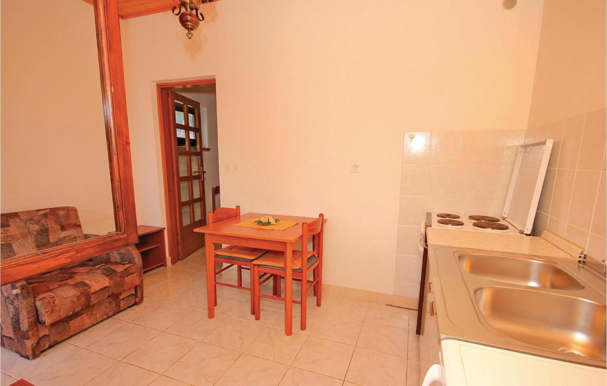 Gorgeous Apartment In Prigradica With Kitchen エクステリア 写真